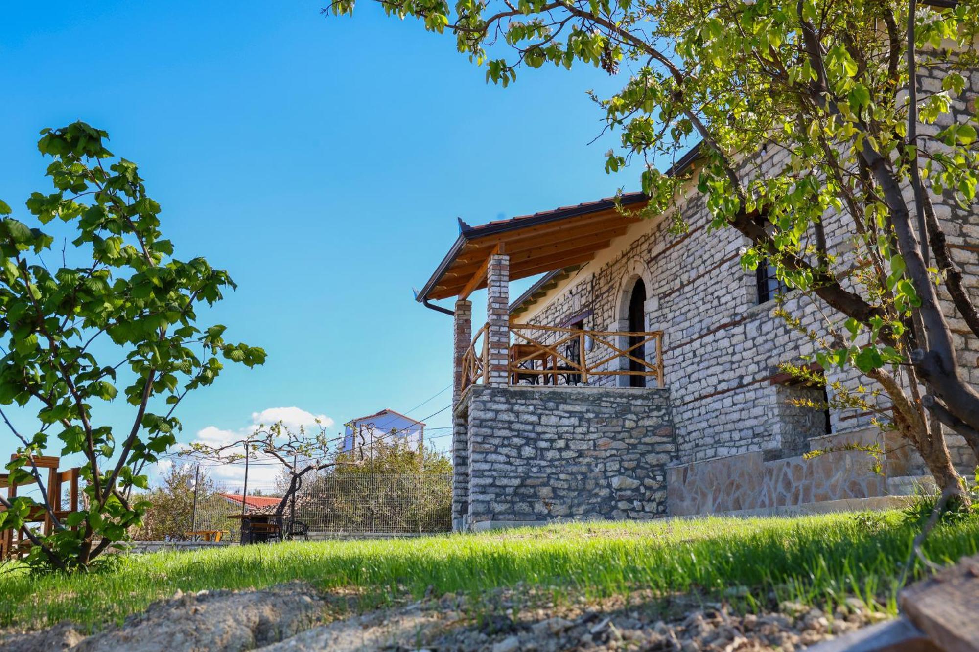 Villa Shpiragu Village Experience Berat Extérieur photo