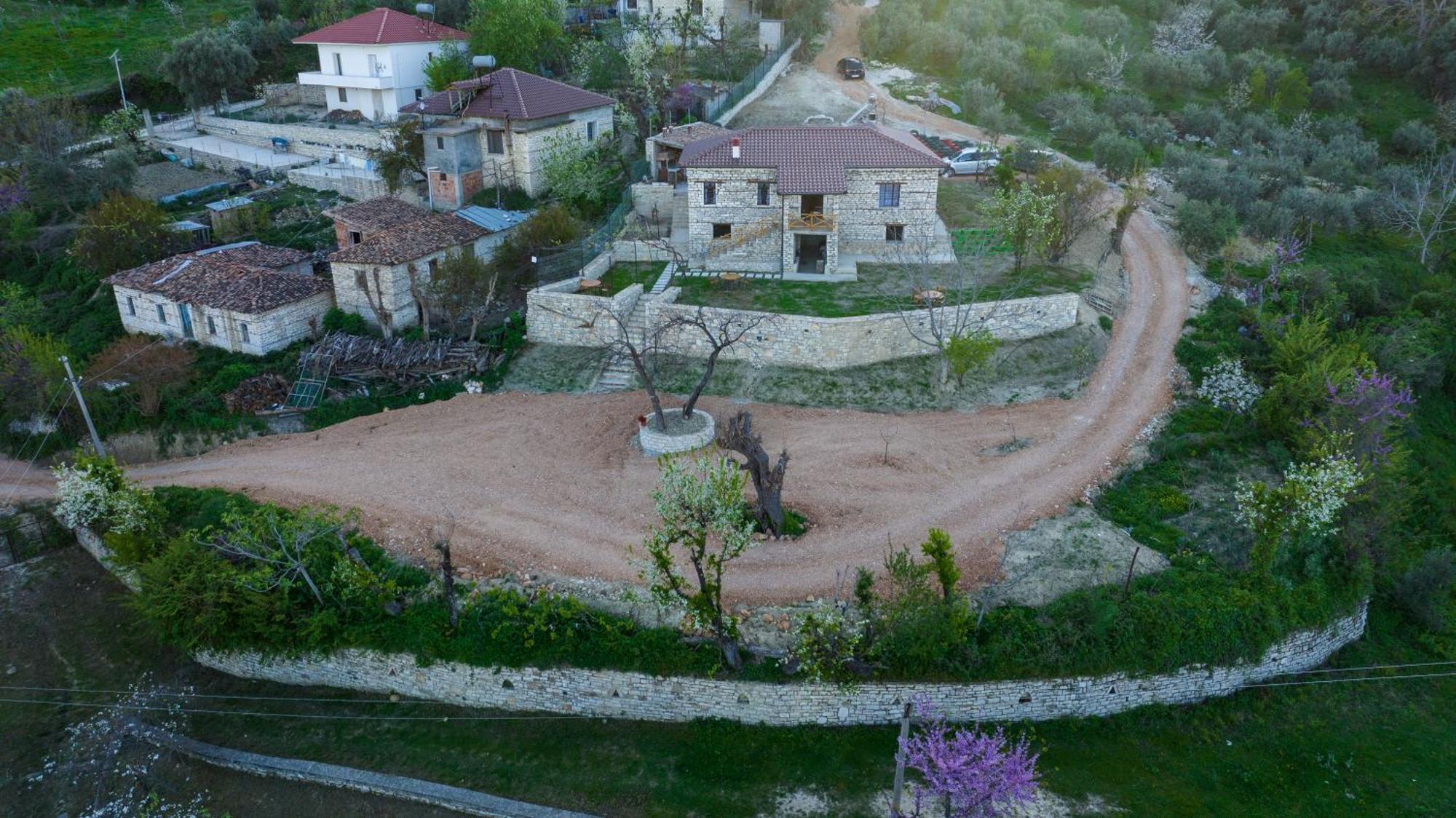 Villa Shpiragu Village Experience Berat Extérieur photo