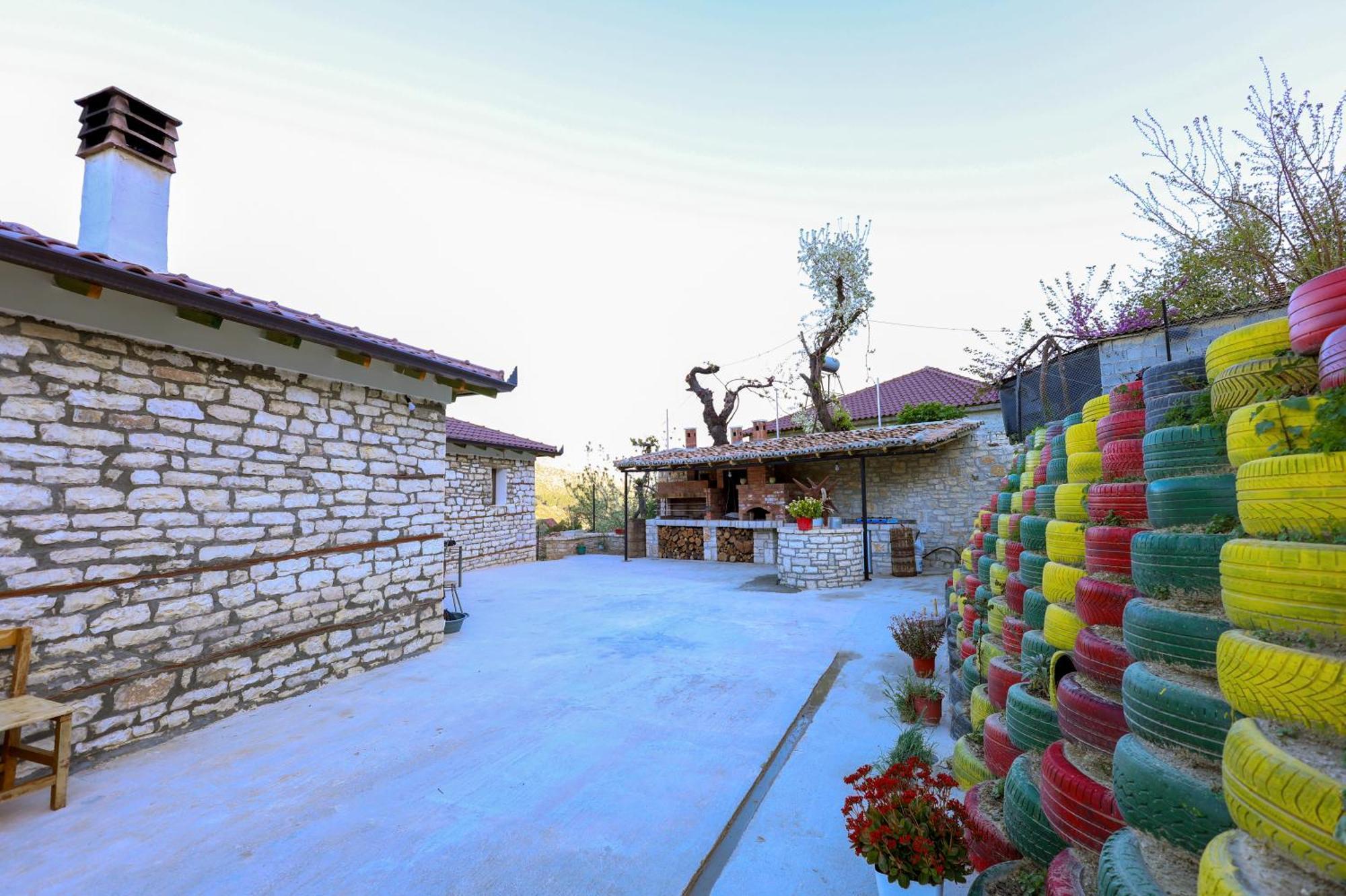 Villa Shpiragu Village Experience Berat Extérieur photo
