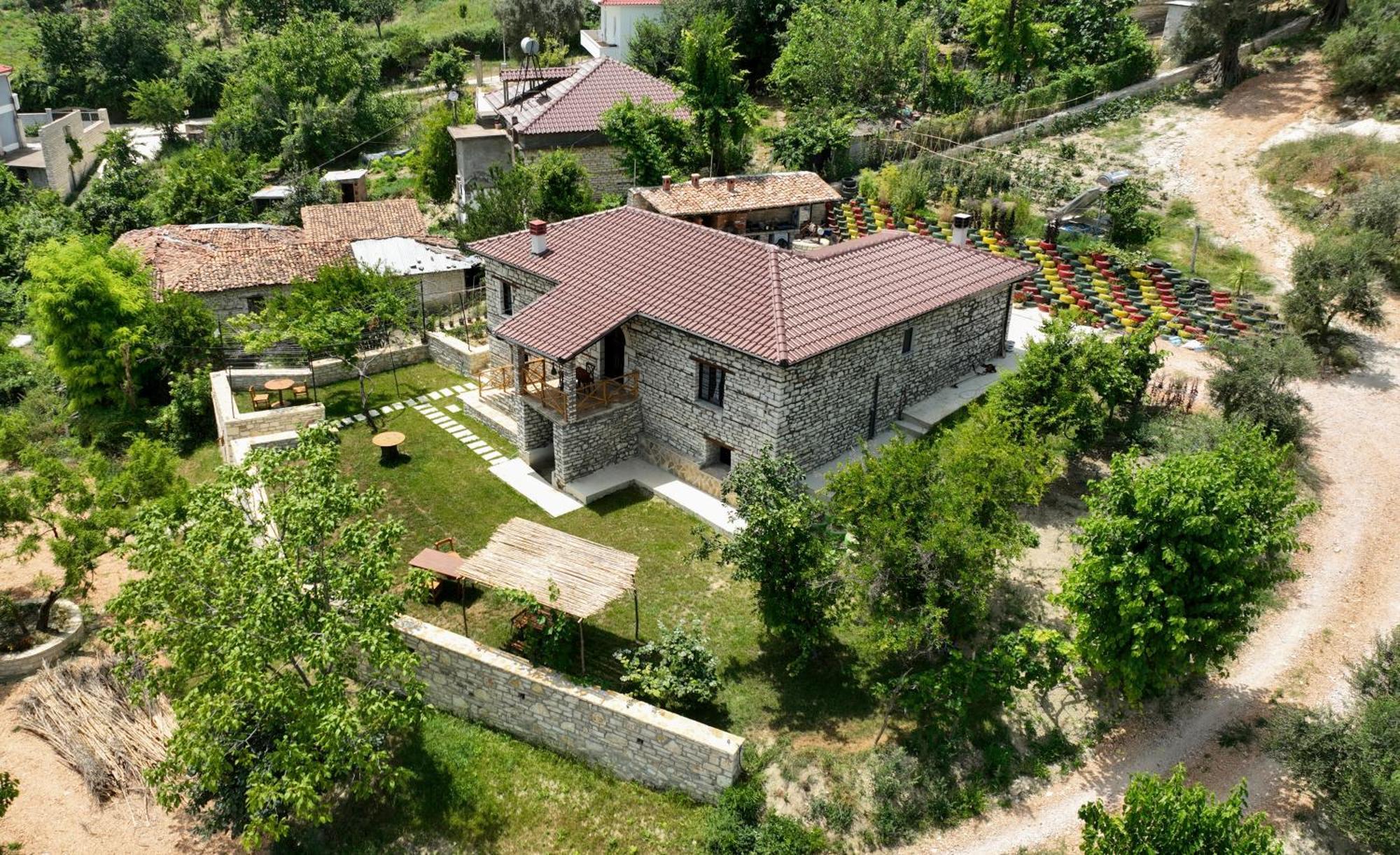 Villa Shpiragu Village Experience Berat Extérieur photo