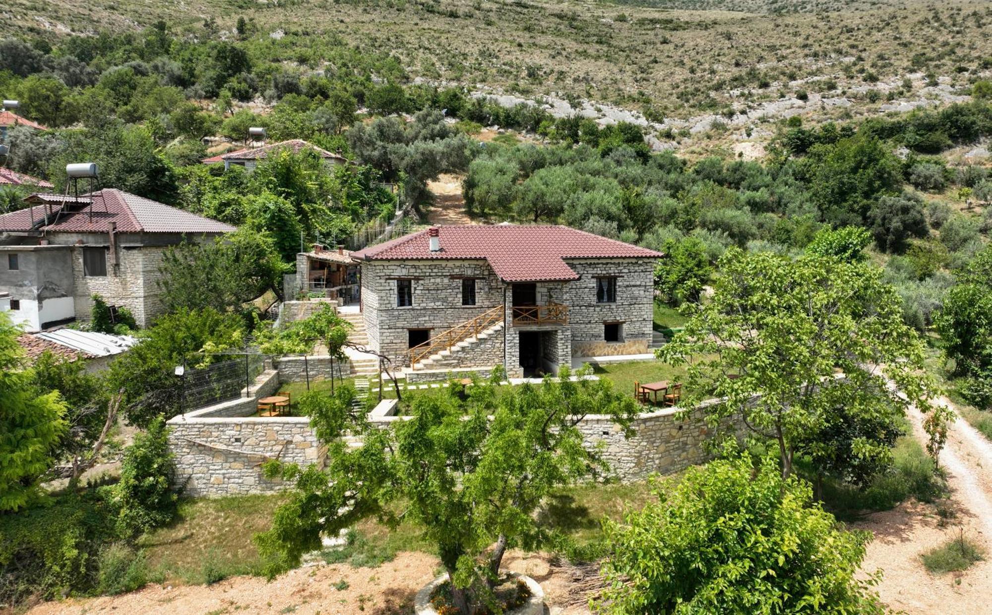 Villa Shpiragu Village Experience Berat Extérieur photo