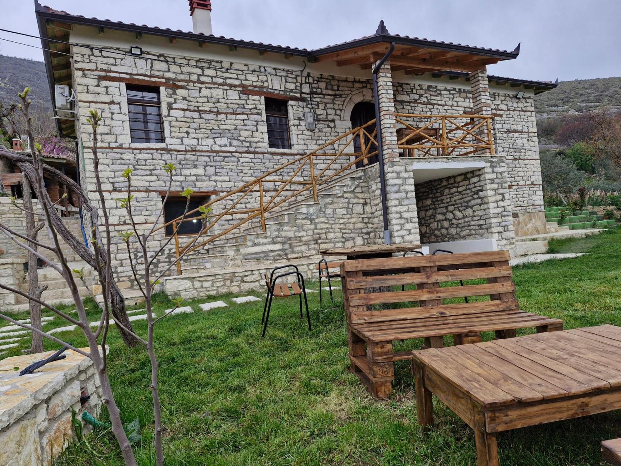 Villa Shpiragu Village Experience Berat Extérieur photo