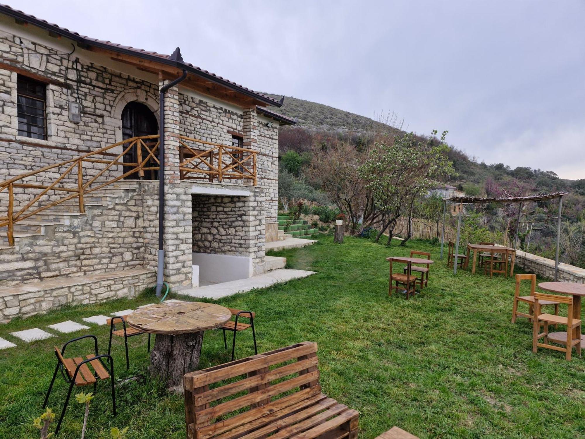 Villa Shpiragu Village Experience Berat Extérieur photo